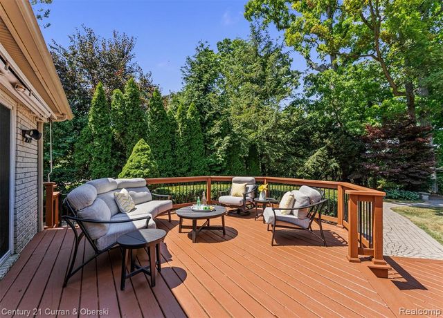 15389 Lakeside Street, Plymouth, MI 48170