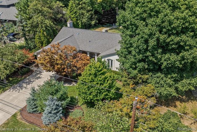 15389 Lakeside Street, Plymouth, MI 48170