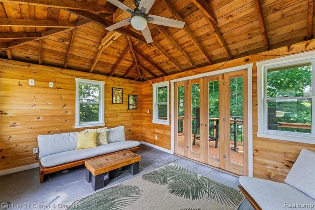 15389 Lakeside Street, Plymouth, MI 48170