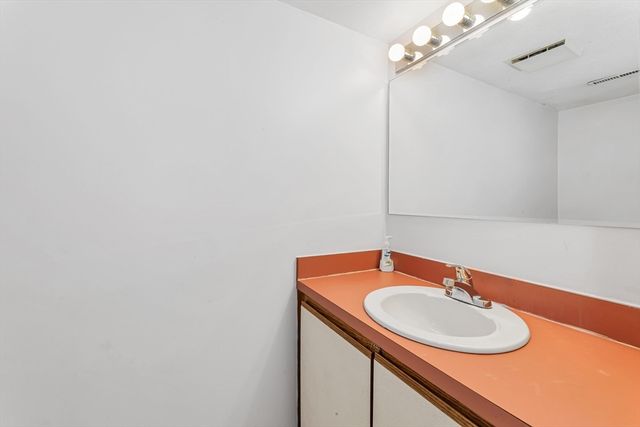 15 Marion Street D, Boston, MA 02131