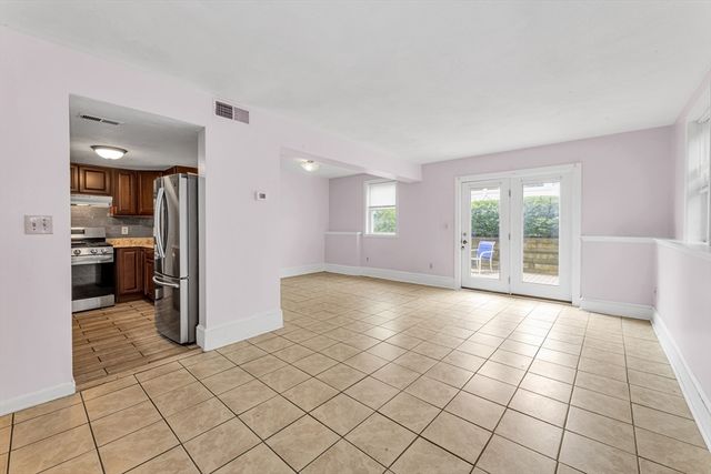 15 Marion Street D, Boston, MA 02131