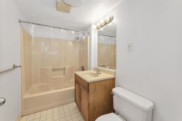 15 Marion Street D, Boston, MA 02131