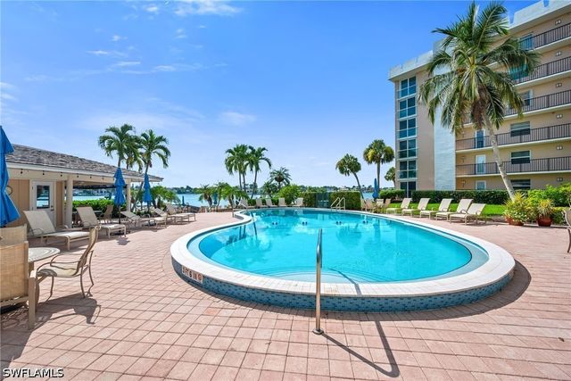 3500 Gulf Shore BLVD N 104, Naples, FL 34103