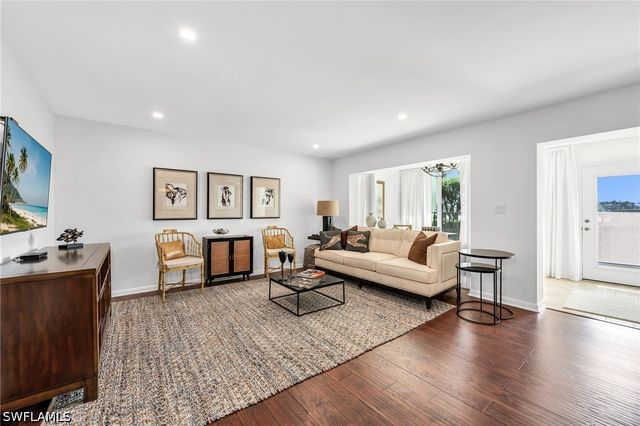 3500 Gulf Shore BLVD N 104, Naples, FL 34103