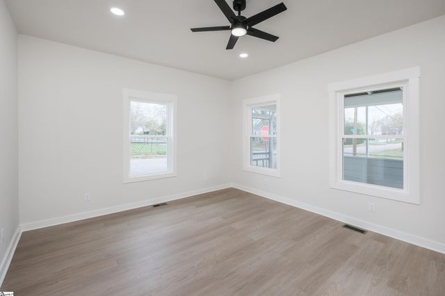 59 Smythe Avenue, Greenville, SC 29605