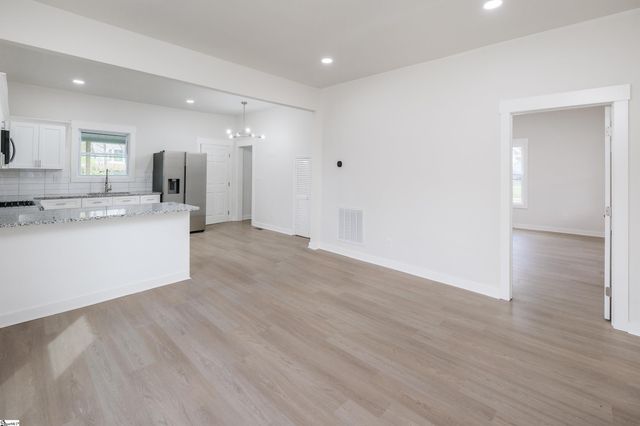 59 Smythe Avenue, Greenville, SC 29605