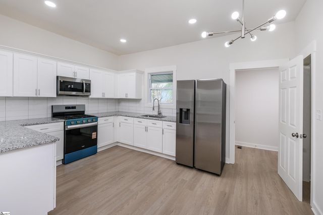 59 Smythe Avenue, Greenville, SC 29605