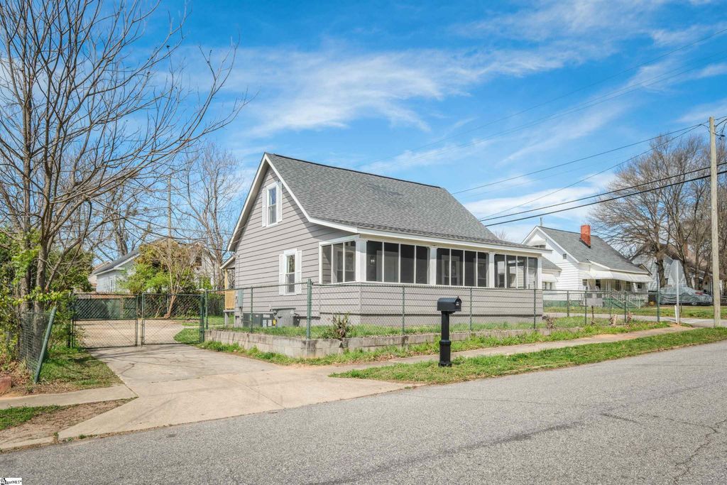 59 Smythe Avenue, Greenville, SC 29605