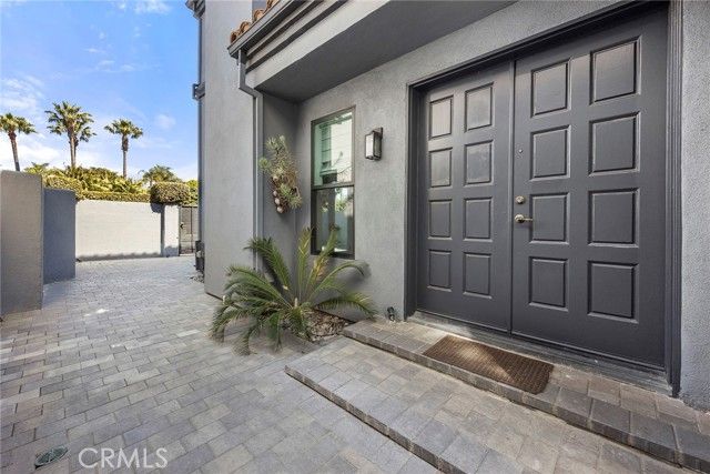 406 Goldenwest Street, Huntington Beach, CA 92648