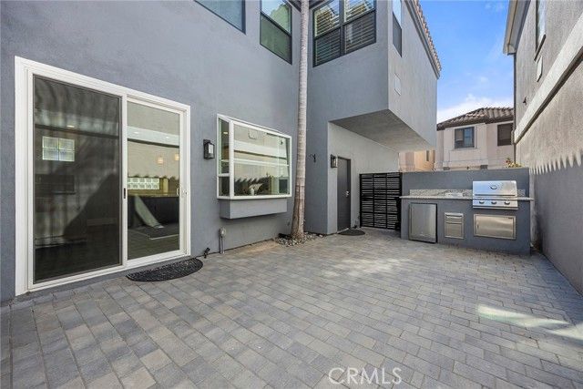 406 Goldenwest Street, Huntington Beach, CA 92648