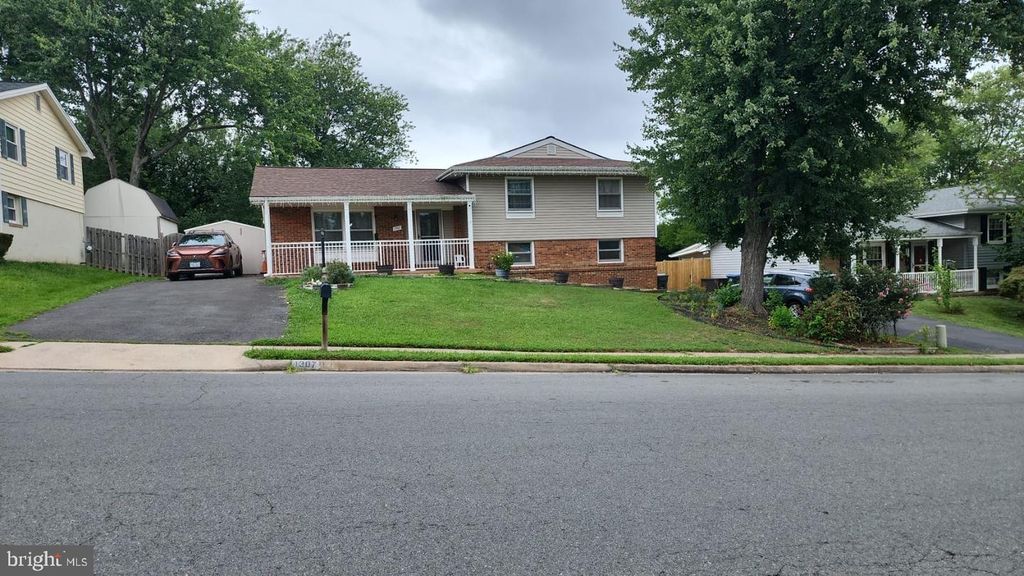 1307 E HOLLY AVE E, Sterling, VA 20164