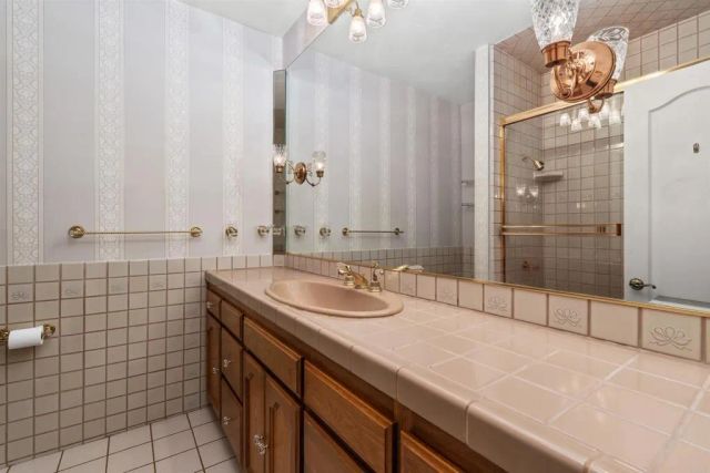 2731 Schenley, San Diego, CA 92122