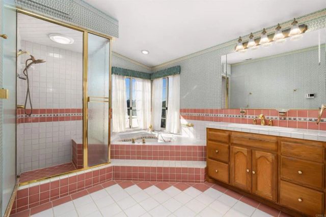 2731 Schenley, San Diego, CA 92122