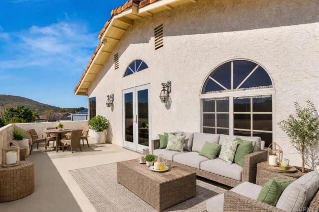 2731 Schenley, San Diego, CA 92122