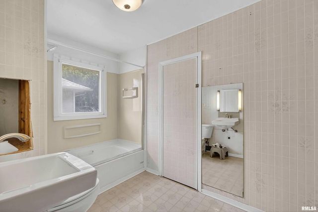 4213 14TH Avenue, Rock Island, IL 61201