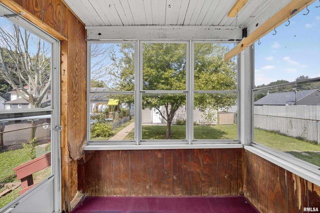 4213 14TH Avenue, Rock Island, IL 61201