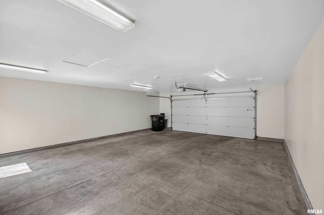 4213 14TH Avenue, Rock Island, IL 61201