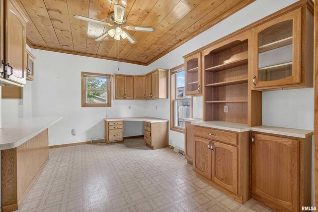 4213 14TH Avenue, Rock Island, IL 61201