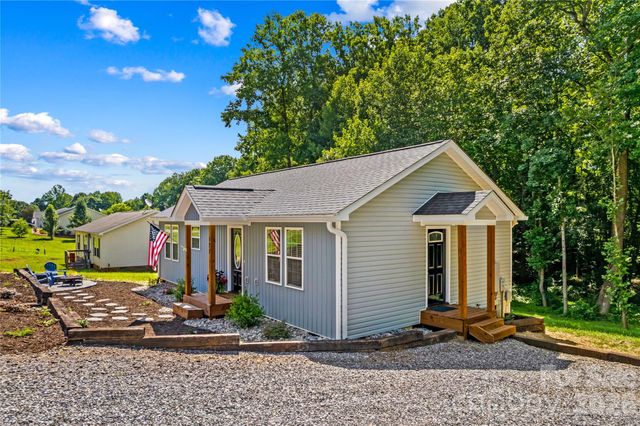 122 S Yadkin River Road, Statesville, NC 28625