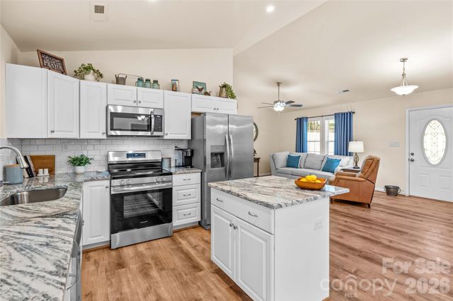 122 S Yadkin River Road, Statesville, NC 28625
