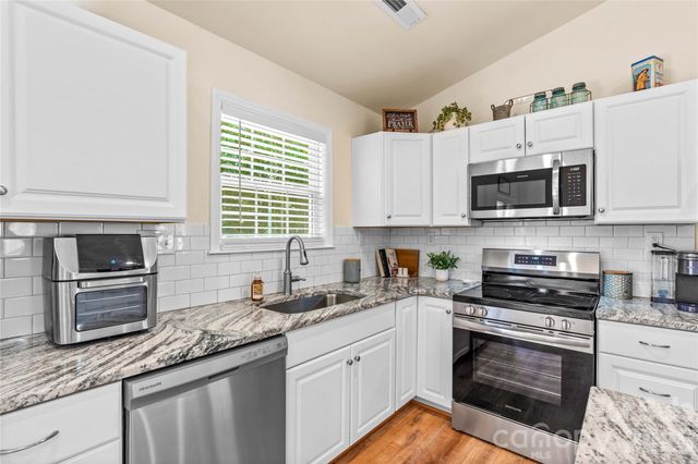 122 S Yadkin River Road, Statesville, NC 28625