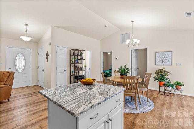 122 S Yadkin River Road, Statesville, NC 28625