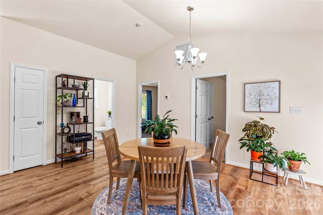 122 S Yadkin River Road, Statesville, NC 28625