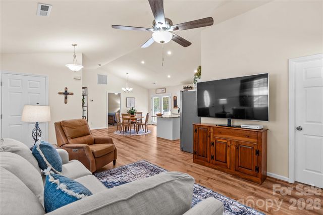 122 S Yadkin River Road, Statesville, NC 28625