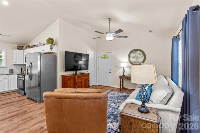 122 S Yadkin River Road, Statesville, NC 28625