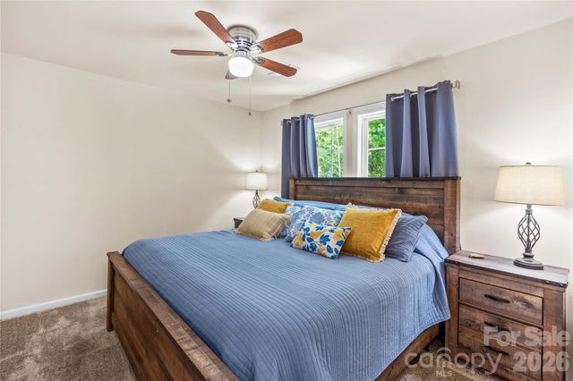 122 S Yadkin River Road, Statesville, NC 28625