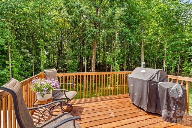 122 S Yadkin River Road, Statesville, NC 28625