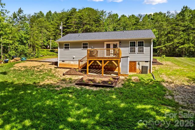 122 S Yadkin River Road, Statesville, NC 28625