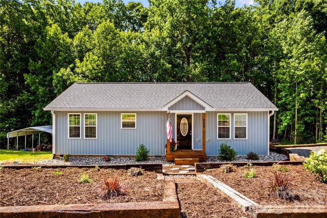 122 S Yadkin River Road, Statesville, NC 28625