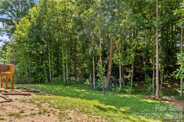 122 S Yadkin River Road, Statesville, NC 28625