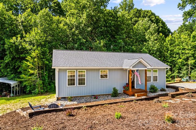 122 S Yadkin River Road, Statesville, NC 28625
