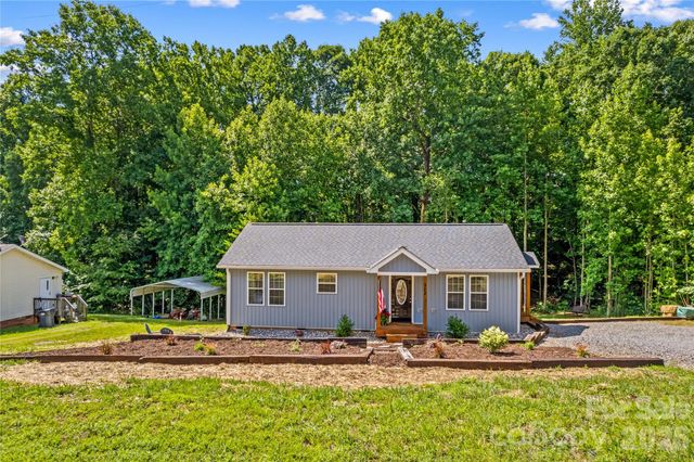 122 S Yadkin River Road, Statesville, NC 28625