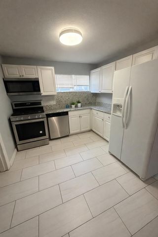 2686 Summit Boulevard, West Palm Beach, FL 33406