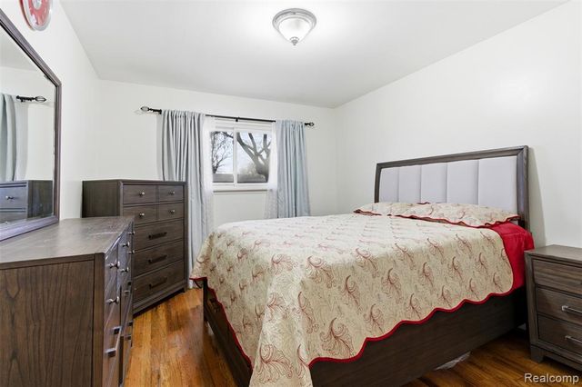 32808 Wareham Court, Warren, MI 48092