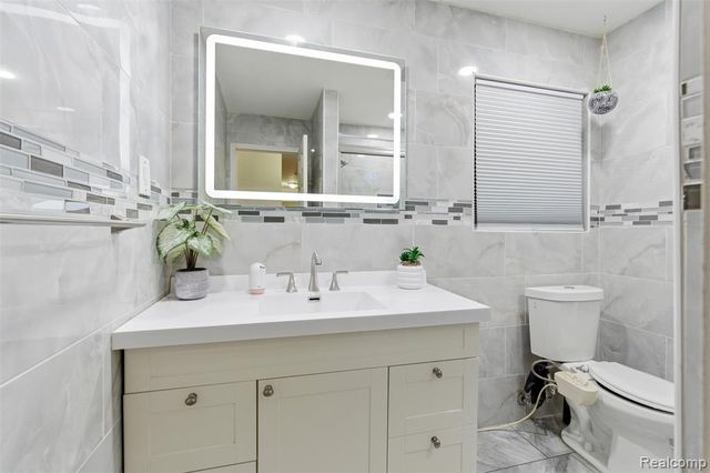 32808 Wareham Court, Warren, MI 48092