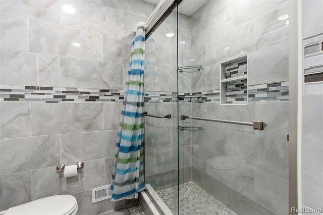 32808 Wareham Court, Warren, MI 48092