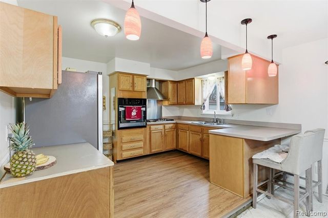 32808 Wareham Court, Warren, MI 48092