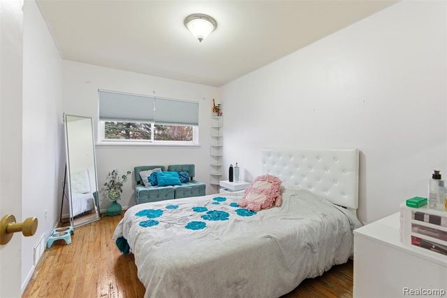 32808 Wareham Court, Warren, MI 48092