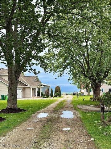 6359 Lake Rd West, Saybrook, OH 44004