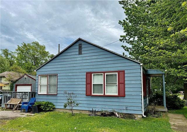 6359 Lake Rd West, Saybrook, OH 44004