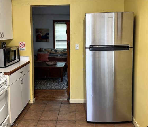 6359 Lake Rd West, Saybrook, OH 44004