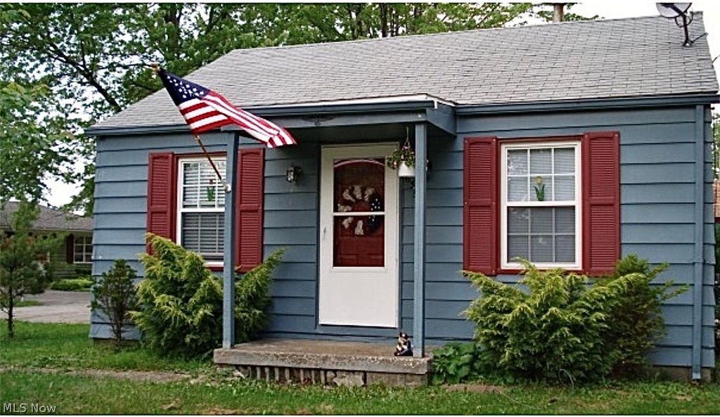 6359 Lake Rd West, Saybrook, OH 44004