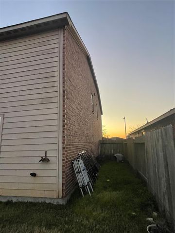 2706 Regatta Lane, La Marque, TX 77568