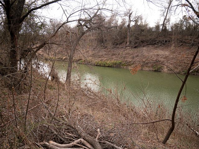 377 County Road 2530, Meridian, TX 76665