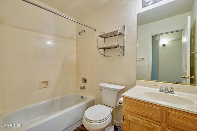 888 N COLE Drive, Gilbert, AZ 85234