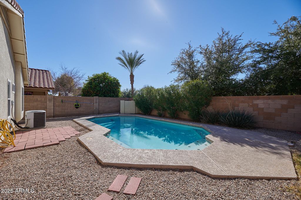 888 N COLE Drive, Gilbert, AZ 85234